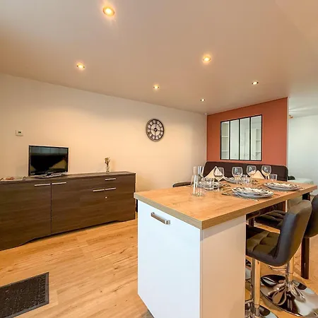 2-person Saint-etienne-du-bois Apartament *